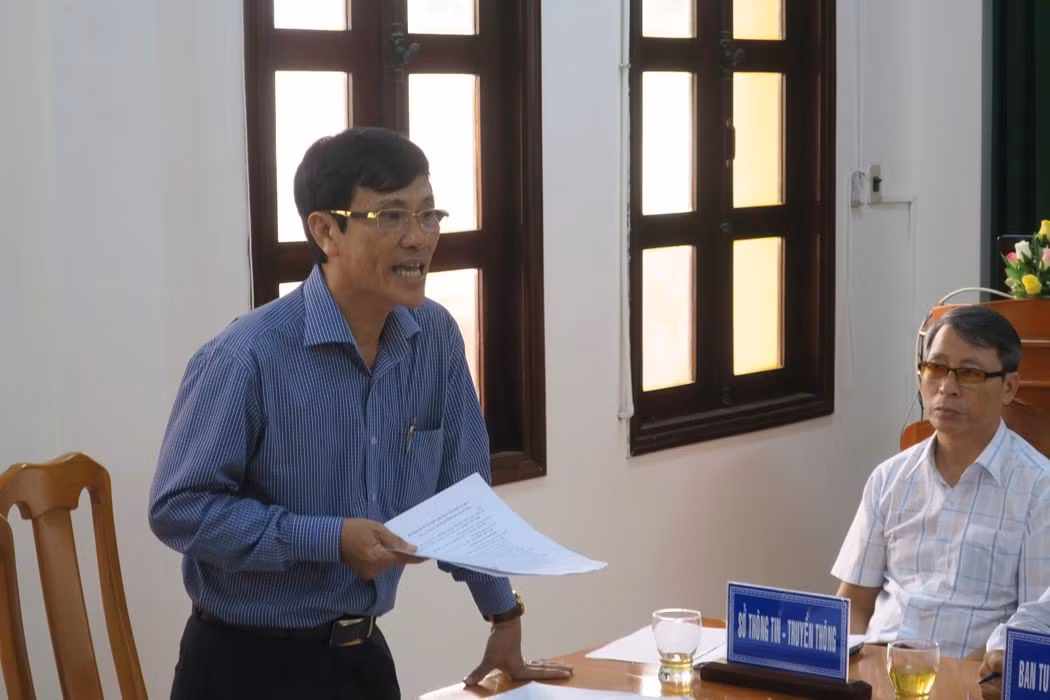 Ông Phan Đoàn Thái, Giám đốc Sở Giáo dục & Đào tạo tỉnh Bình Thuận thông tin tại cuộc họp (Ảnh CTV) Ông Phan Đoàn Thái, Giám đốc Sở Giáo dục & Đào tạo tỉnh Bình Thuận thông tin tại cuộc họp (Ảnh CTV)