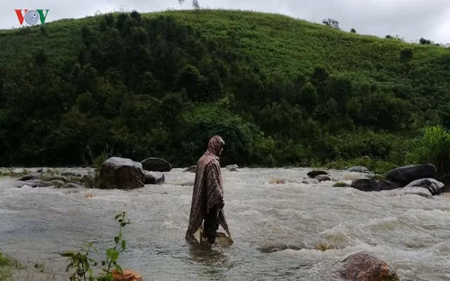 Giáo viên cắm bản ở Kon Tum khát khao cháy lòng được ăn Tết cùng gia đình ảnh 2