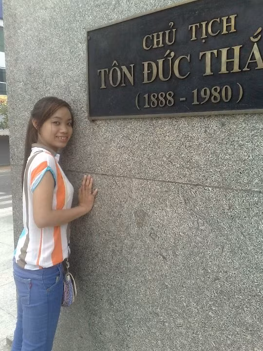 Nhi thích trò chuyện và khám phá cùng bạn bè, mơ ước của Nhi là trở thành doanh nhân và người nội trợ đảm đang của gia đình.phương chăm sống của Nhi là:"luôn làm cho bản thân và mọi người nở nụ cười."