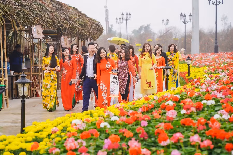 Ngọc Hoàng và các Táo vi hành quên lối về ở “đảo hoa đào” ảnh 10