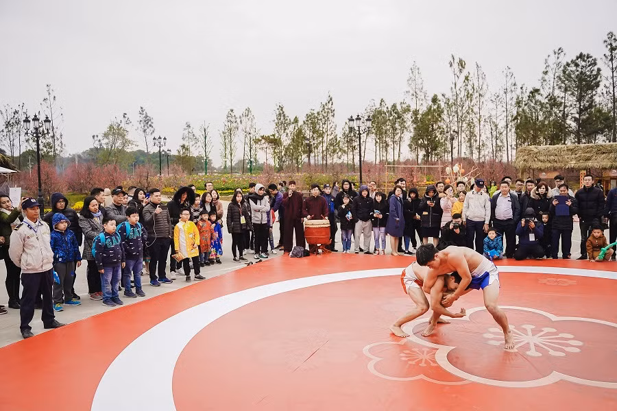 Ngọc Hoàng và các Táo vi hành quên lối về ở “đảo hoa đào” ảnh 12