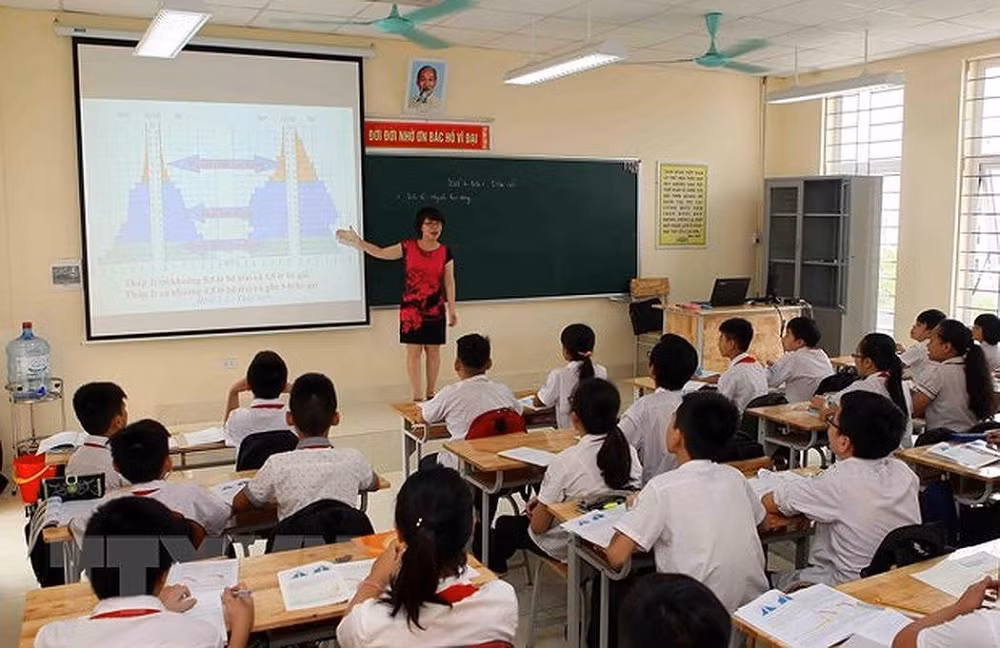Từ 1/7 hiệu trưởng không còn là công chức, giáo viên không còn biên chế suốt đời