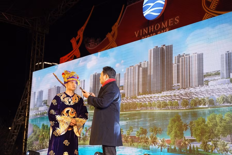 “Dùng Vsmart Live là người ta biết ngay mình có nhà ở Vinhomes”.