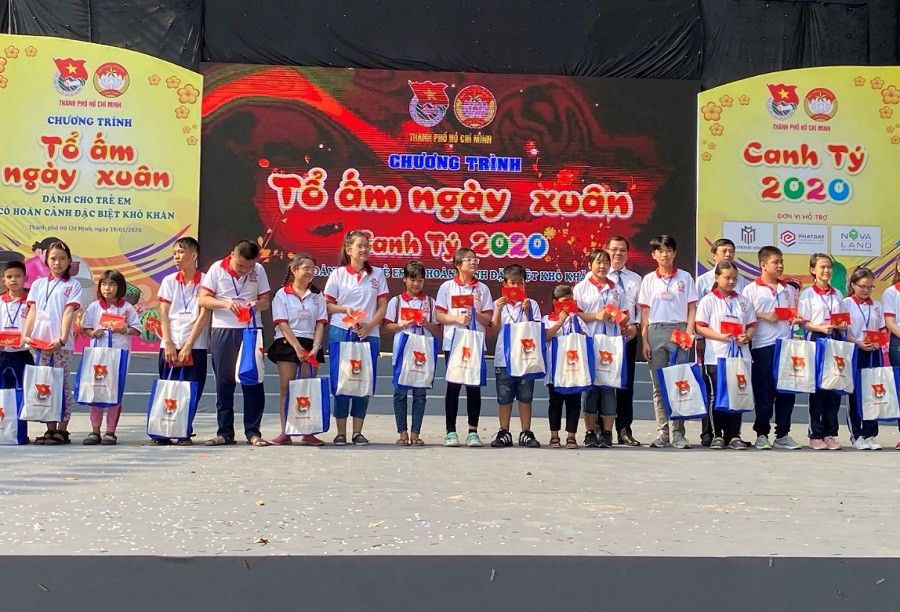 Tập đoàn Novaland đồng hành cùng Thành Đoàn, Uỷ Ban Mặt trận Tổ quốc Việt Nam trong chương trình "Tổ Ấm Ngày Xuân" 2020 được diễn ra tại Công viên văn hóa Tao Đàn, Thành phố Hồ Chí Minh mang đến mùa xuân ý nghĩa cho hơn 2.000 em thiếu nhi có hoàn cảnh đặc biệt khó khăn từ 35 đơn vị, cơ sở xã hội trên địa bàn. Tập đoàn Novaland đồng hành cùng Thành Đoàn, Uỷ Ban Mặt trận Tổ quốc Việt Nam trong chương trình "Tổ Ấm Ngày Xuân" 2020 được diễn ra tại Công viên văn hóa Tao Đàn, Thành phố Hồ Chí Minh mang đến mùa xuân ý nghĩa cho hơn 2.000 em thiếu nhi có hoàn cảnh đặc biệt khó khăn từ 35 đơn vị, cơ sở xã hội trên địa bàn.