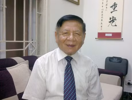 Chỉ cần 300 triệu đồng là làm được sách giáo khoa ảnh 2