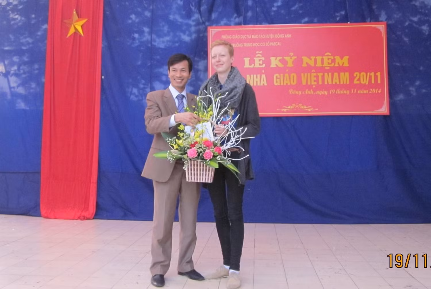 Thầy Trương Văn Diện trong dịp kỷ niệm Ngày Nhà giáo Việt Nam 20/11 tại Trường THCS Pascal Thầy Trương Văn Diện trong dịp kỷ niệm Ngày Nhà giáo Việt Nam 20/11 tại Trường THCS Pascal
