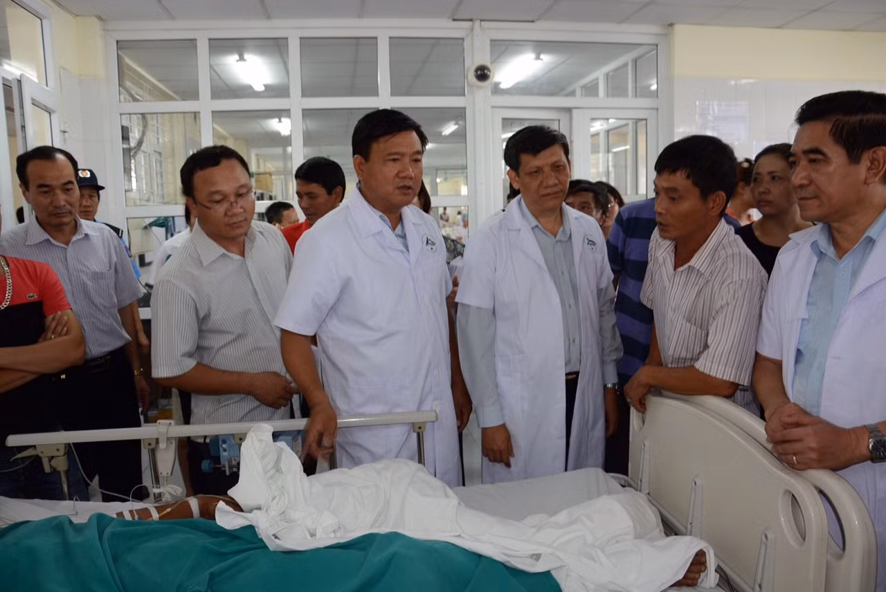 Cứu bằng được người bị thương, hạn chế thấp nhất thiệt hại về người ảnh 2 Cứu bằng được người bị thương, hạn chế thấp nhất thiệt hại về người ảnh 2