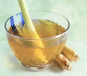 Sả còn được dùng để cất tinh dầu.