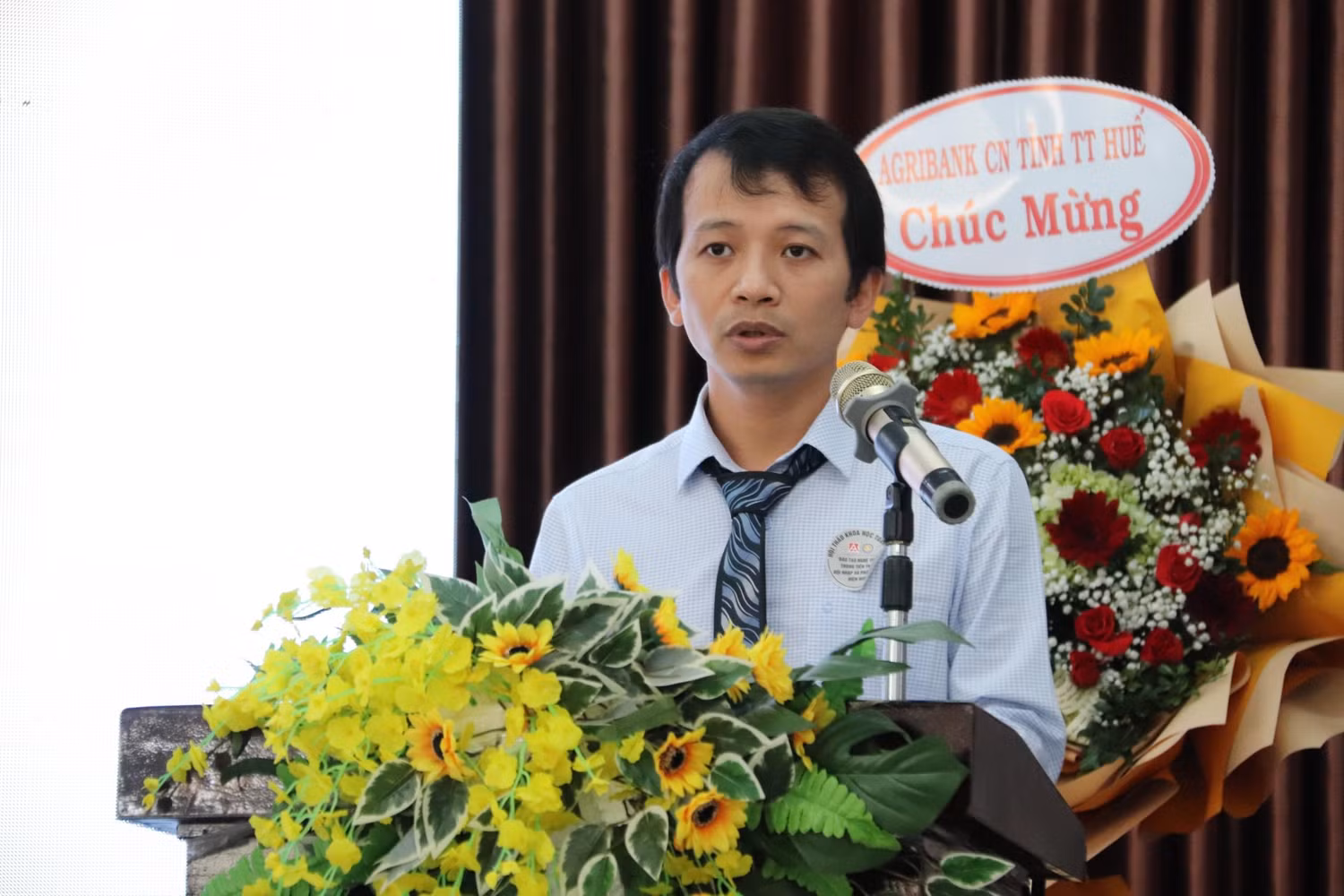 Tiến sĩ Phạm Phương Linh trình bày tham luận.