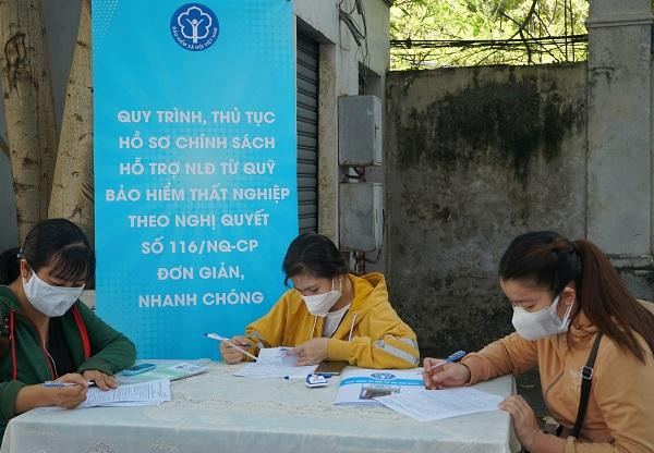 Tiếp tục hỗ trợ người lao động từ quỹ Bảo hiểm thất nghiệp. Tiếp tục hỗ trợ người lao động từ quỹ Bảo hiểm thất nghiệp.