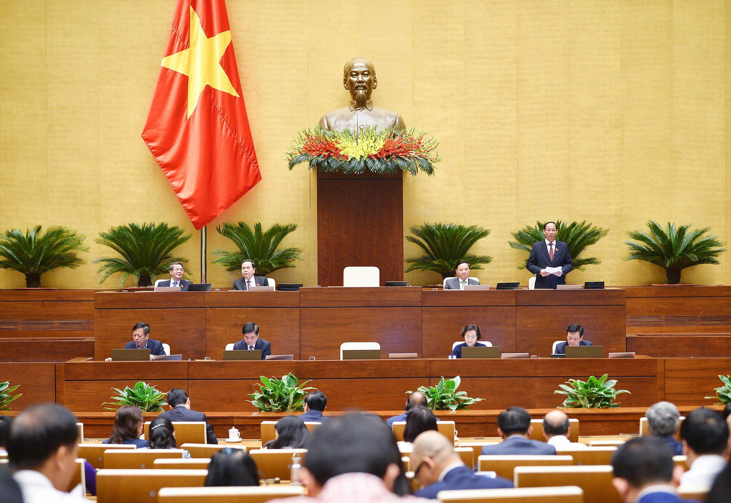 Toàn cảnh phiên họp sáng 05/11. Ảnh: quochoi.vn.