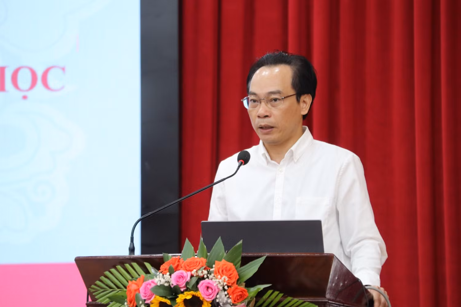 Thứ trưởng Hoàng Minh Sơn phát biểu tại hội thảo.