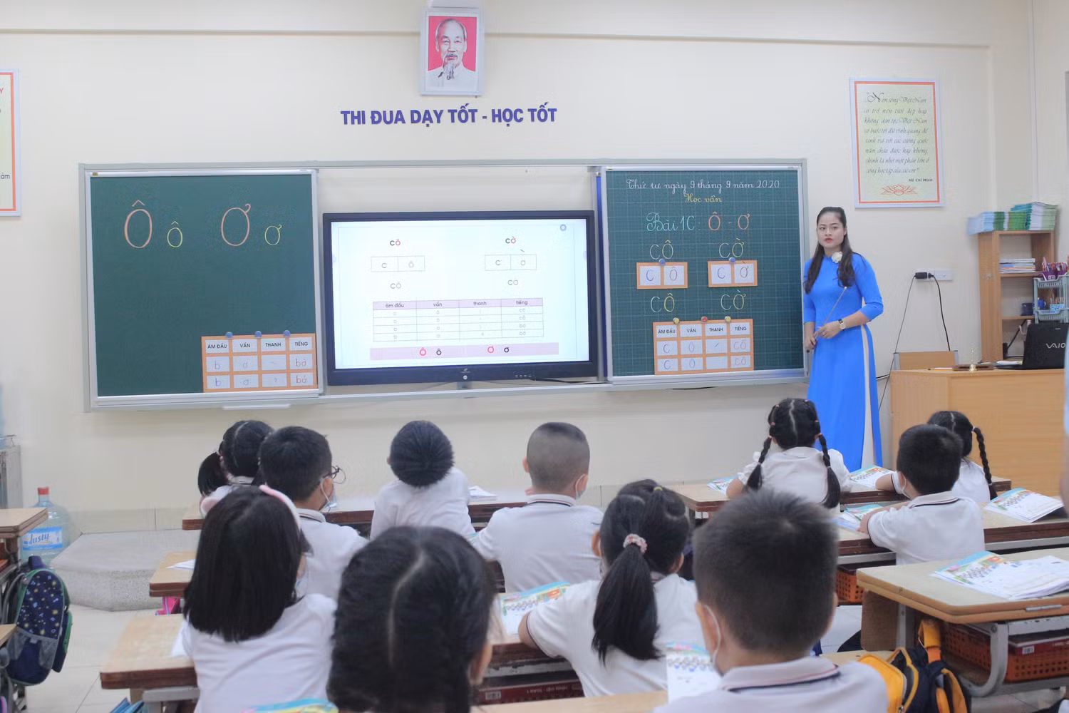 Năm học 2022-2023 đã bắt đầu được khoảng 3 tháng, song, khó khăn lớn nhất của các nhà trường vẫn là thiếu giáo viên. Ảnh minh họa: Mộc Trà.