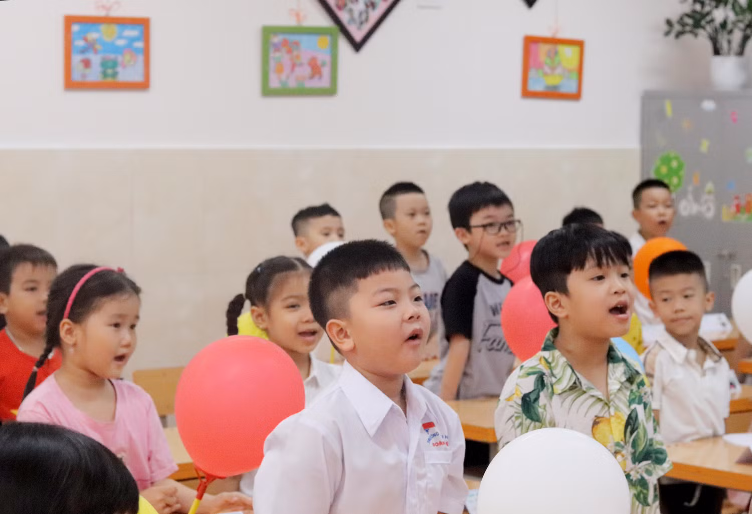 Phó thủ tướng chỉ đạo sửa đổi nghị định 81 về học phí công lập, theo hướng không tăng học phí năm học 2023-2024. Ảnh minh họa: Ngân Chi