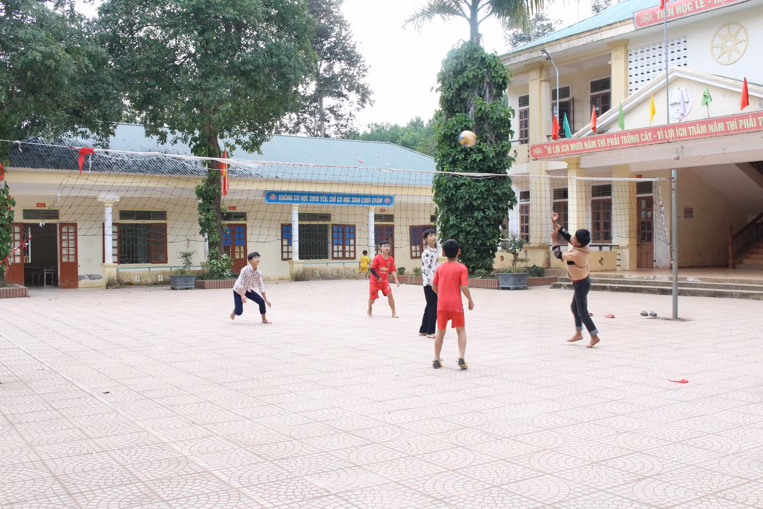 Trong tương lai, tất cả học sinh vùng đồng bào dân tộc thiểu số và miền núi trên địa bàn tỉnh Nghệ An sẽ được học tập trong các ngôi trường khang trang, đạt tiêu chuẩn. Ảnh: Trung Dũng