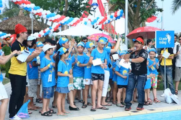 Hay cười bể bụng với MC Hiếu Hiền.
