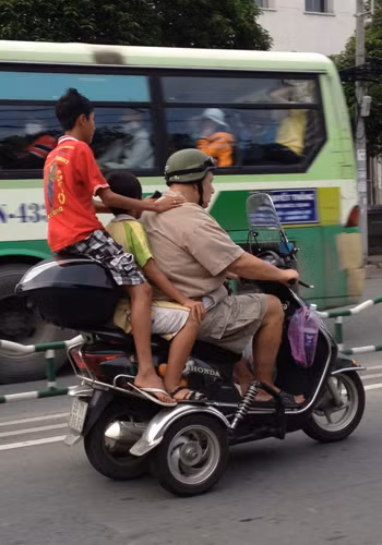 Xe độ chở nguy hiểm. Ảnh: Tam Giac Xanh.