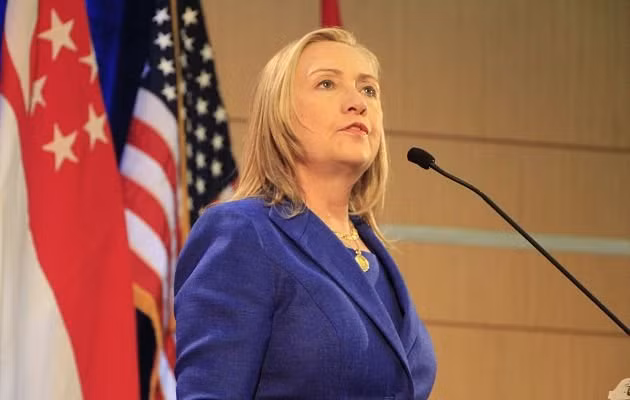 Bà Hillary Clinton