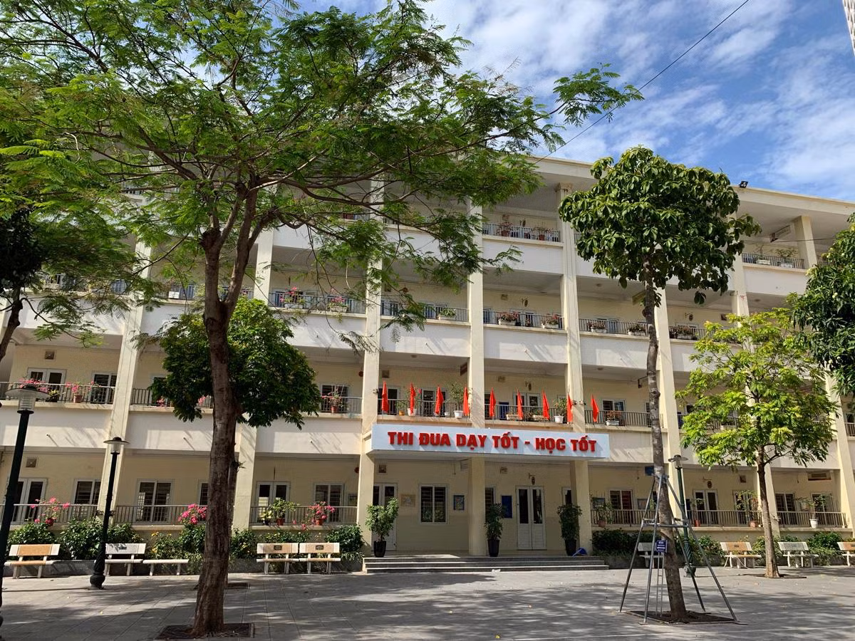 Trường Trung học cơ sở Dịch Vọng, Cầu Giấy, Hà Nội là một trong nhiều điểm sẽ diễn ra kì thi tuyển vào lớp 10 năm học 2021 - 2022 Ảnh: T.D. Trường Trung học cơ sở Dịch Vọng, Cầu Giấy, Hà Nội là một trong nhiều điểm sẽ diễn ra kì thi tuyển vào lớp 10 năm học 2021 - 2022 Ảnh: T.D.