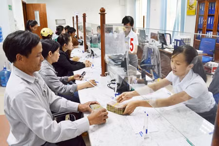 NHNN đã ban hành các văn bản điều chỉnh giảm lãi suất có hiệu lực kể từ ngày 13/5/2013. NHNN đã ban hành các văn bản điều chỉnh giảm lãi suất có hiệu lực kể từ ngày 13/5/2013.