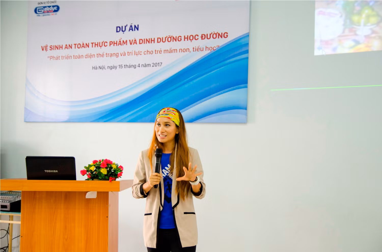 Vận động viên Vũ Phương Thanh chia sẻ tại hội thảo - ảnh: Hoàng Lực.