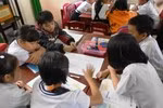 Mua sách VNEN ở trường, phụ huynh chạy đôn đáo tìm sách hiện hành ảnh 2