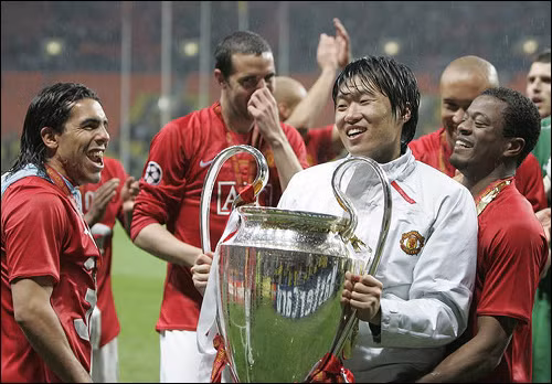 Park đã trở thành cầu thủ châu Á đầu tiên được góp mặt ở trận chung kết và vô địch UEFA Champions League năm 2008
