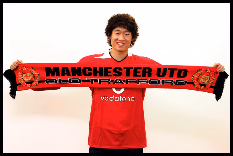 Park Ji-sung chuyển đến Man Utd từ PSV Eindhoven năm 2005 với giá 4 triệu bảng