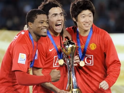 Park cùng với 2 người bạn thân thiết nhất ở CLB: Evra và Tevez