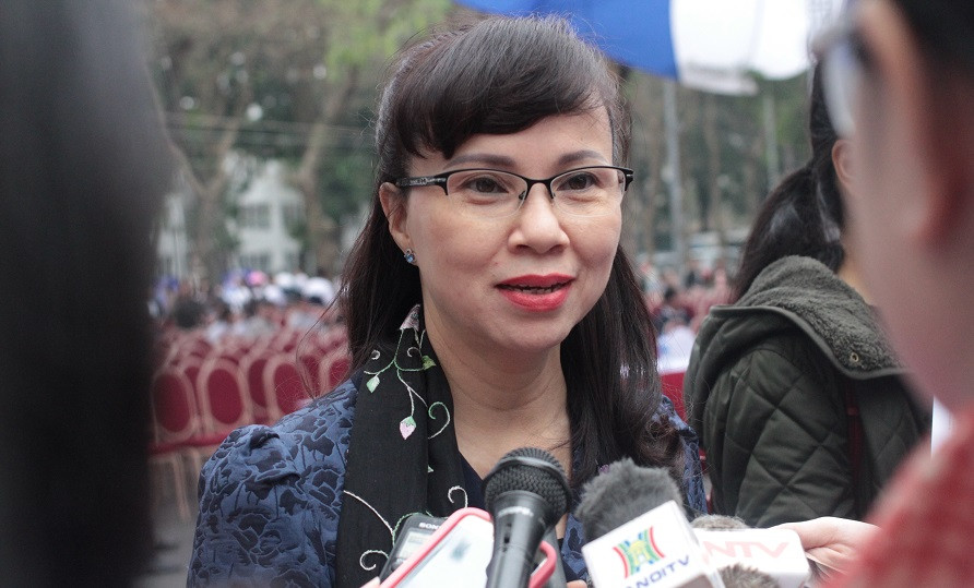 Tiến sĩ Nguyễn Thị Kim Phụng - Vụ trưởng Vụ Giáo dục Đại học (Bộ Giáo dục và Đào tạo) khẳng định về điều kiện xét công nhận tốt nghiệp hoàn toàn không có chuyện yêu cầu mỗi môn thành phần của thí sinh phải đạt mức tối thiểu 5 điểm (Ảnh; Thùy Linh)