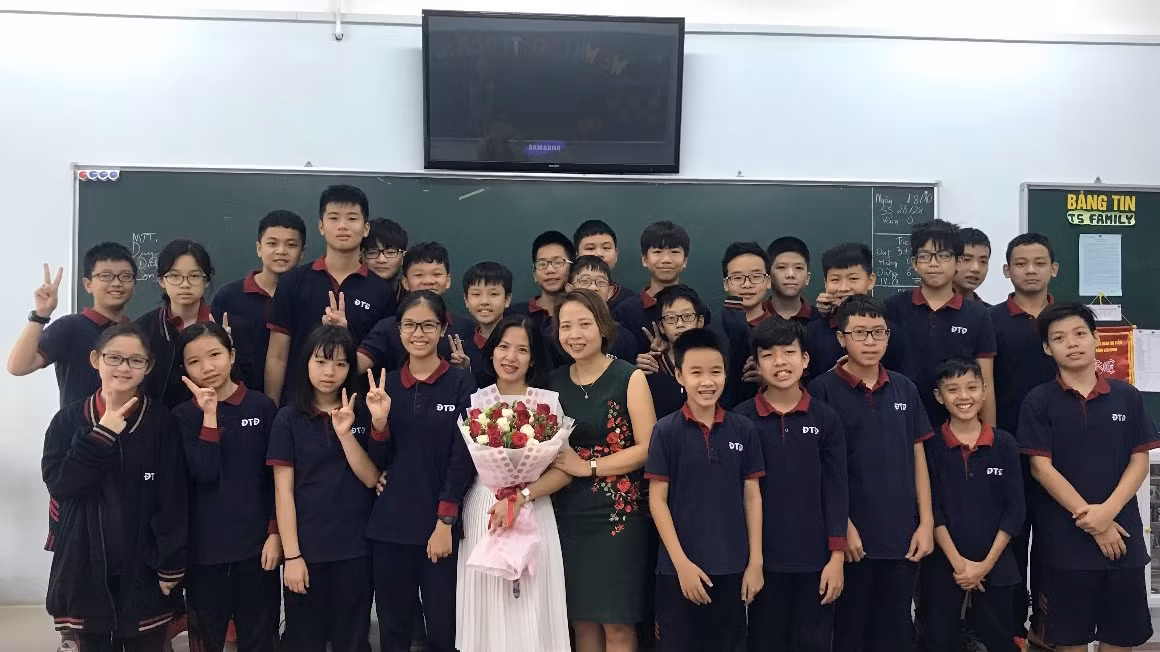 Có những tiết học tôi xin phép cô bộ môn để được vào ngồi học cùng với các con, như vậy tôi cũng nắm được kiến thức bài giảng đó để có thể nhắc nhở, giúp các con phần nào.Ảnh: Nhân vật cung cấp. Có những tiết học tôi xin phép cô bộ môn để được vào ngồi học cùng với các con, như vậy tôi cũng nắm được kiến thức bài giảng đó để có thể nhắc nhở, giúp các con phần nào.Ảnh: Nhân vật cung cấp.