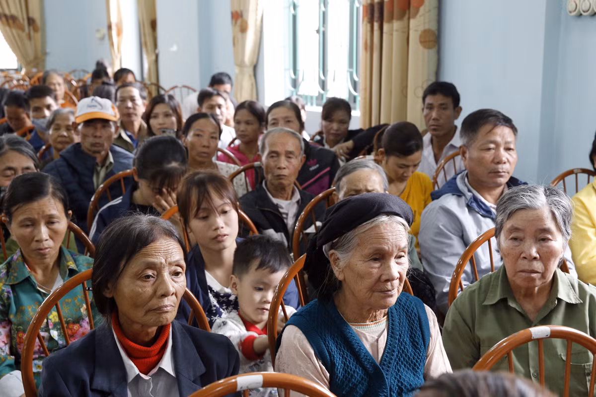 Đây cũng là hoạt động thiện nguyện thường xuyên vì người nghèo của Báo điện tử Giáo dục Việt Nam mỗi dịp Tết đến xuân về. Ảnh: Tùng Dương.