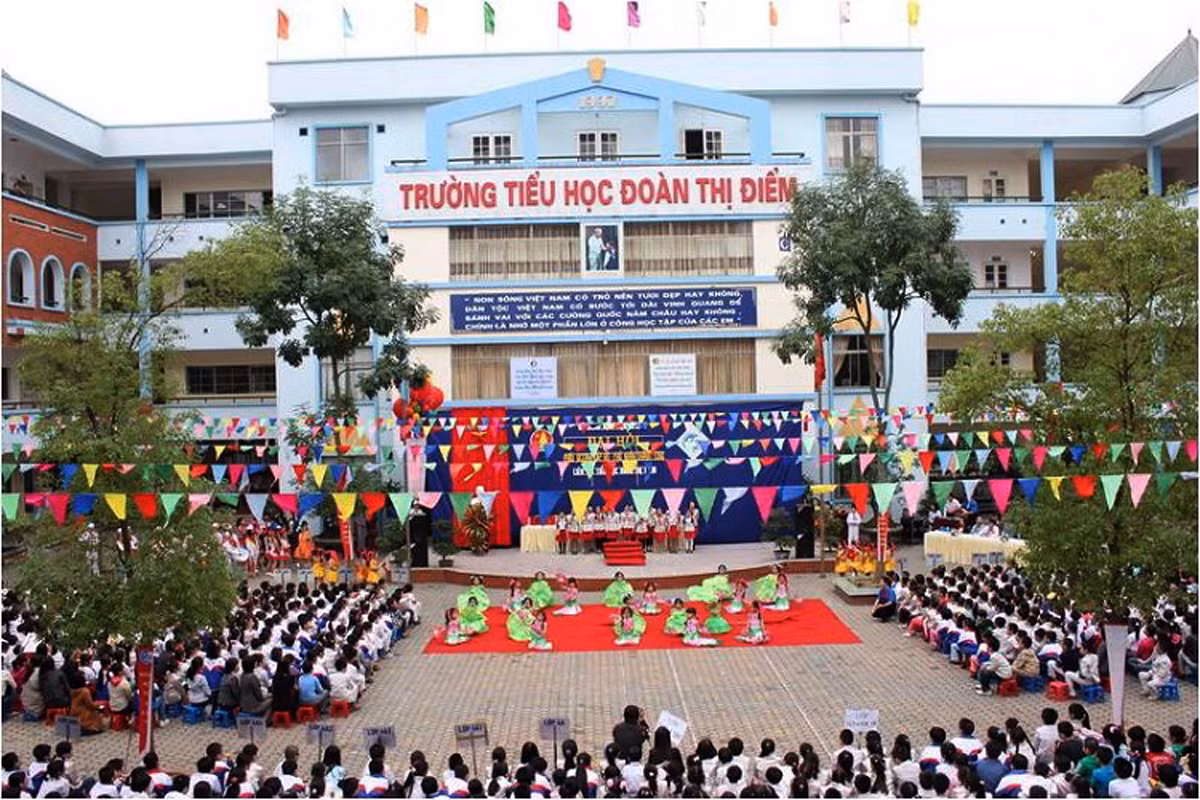 Học sinh trường Đoàn Thị Điểm làm bài tập online trong thời gian nghỉ chống dịch ảnh 3