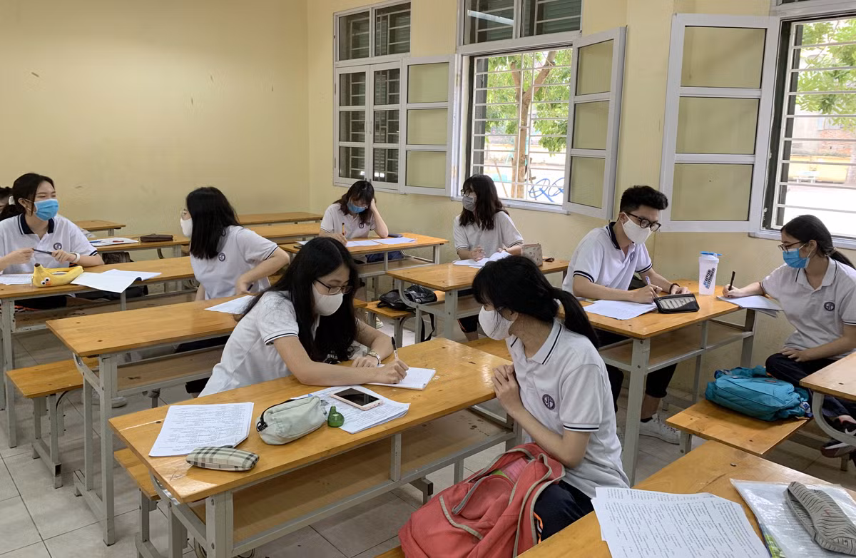 Có thể nói, việc chọn lọc nghiên cứu để tinh giản chương trình vừa qua của Bộ Giáo dục và Đào tạo là một việc rất khó, vậy mà Bộ vẫn làm được. Ảnh minh họa: Tùng Dương. Có thể nói, việc chọn lọc nghiên cứu để tinh giản chương trình vừa qua của Bộ Giáo dục và Đào tạo là một việc rất khó, vậy mà Bộ vẫn làm được. Ảnh minh họa: Tùng Dương.