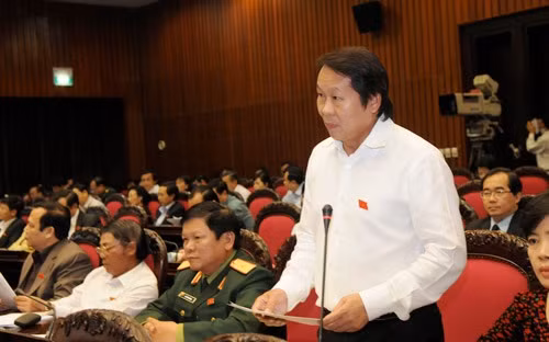 Những trải nghiệm từ thực tiễn kinh doanh có thể xem là một hành trang hữu ích để những người như ông Thân Đức Nam có thể làm tốt nhất công việc của mình trong vai trò mới là chính khách! Những trải nghiệm từ thực tiễn kinh doanh có thể xem là một hành trang hữu ích để những người như ông Thân Đức Nam có thể làm tốt nhất công việc của mình trong vai trò mới là chính khách!