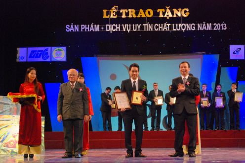 Đại diện Công ty CP Pico nhận giải thưởng. Đại diện Công ty CP Pico nhận giải thưởng.