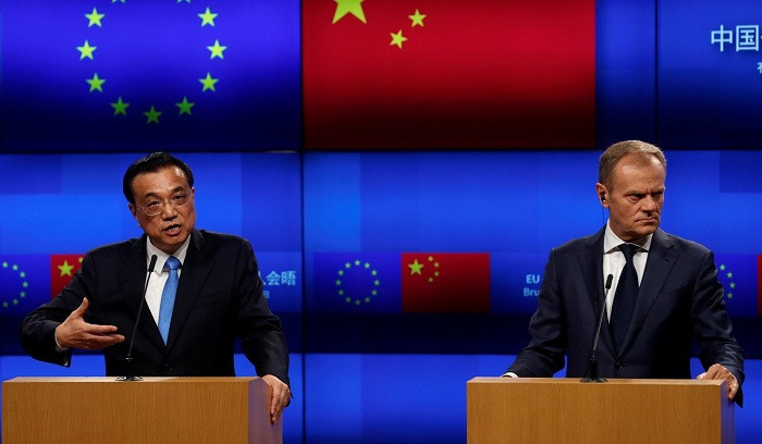 Thủ tướng Trung Quốc Lý Khắc Cường và Chủ tịch Hội đồng châu Âu Donald Tusk họp báo sau khi kết thúc họp thượng đỉnh Trung Quốc-EU tại Brussels (Ảnh: Reuters). Thủ tướng Trung Quốc Lý Khắc Cường và Chủ tịch Hội đồng châu Âu Donald Tusk họp báo sau khi kết thúc họp thượng đỉnh Trung Quốc-EU tại Brussels (Ảnh: Reuters).