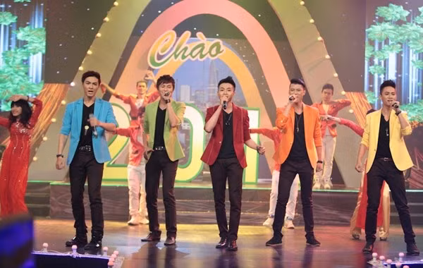 Nhóm G.star mở màn đêm nhạc với "Rock xuân sang"