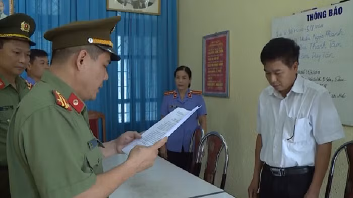 Người nhận hối lộ 1 tỷ đồng trở lên có thể đối diện với mức án phạt nặng cao nhất là chung thân hoặc tử hình (Ảnh: nguoiduatin.vn) Người nhận hối lộ 1 tỷ đồng trở lên có thể đối diện với mức án phạt nặng cao nhất là chung thân hoặc tử hình (Ảnh: nguoiduatin.vn)