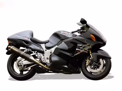 Đứng thứ hai trong danh sách 10 chiếc siêu mô tô là Hayabusa. Trong tiếng Nhật, Hayabusa có nghĩa là chim ưng Pergerine, một loài chim có khả năng đạt tới tốc độ 322 km/h và là kẻ chuyên đi săn loài chim két.Vận tốc của Hayabusa gần đạt đến con số 400 km/h, chính xác là 397 km/h, biến nó trở thành cơn lốc trên xa lộ và giúp nó có vị trí thứ hai trong bảng xếp hạng những siêu mô tô nhanh nhất thế giới.
