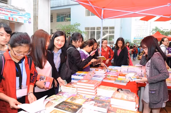 Văn hóa đọc sách (Ảnh minh họa: hlu.edu.vn).