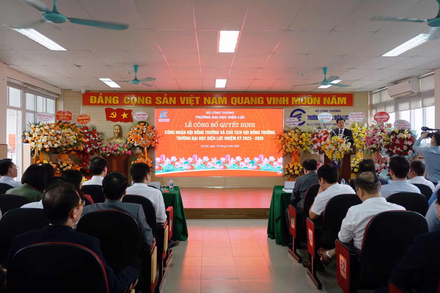 Lễ công bố Quyết định công nhận Hội đồng trường và Chủ tịch Hội đồng trường Trường Đại học Điện lực nhiệm kỳ 2023 - 2028.