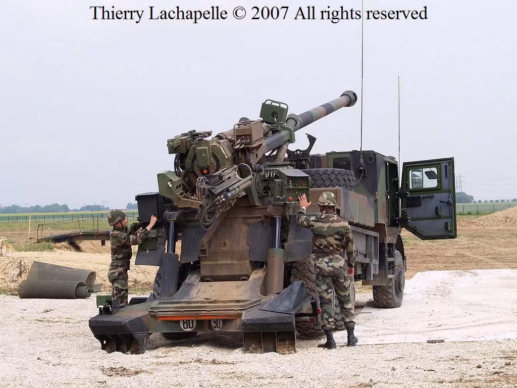 Hệ thống pháo tự hành 155mm CAESAR.