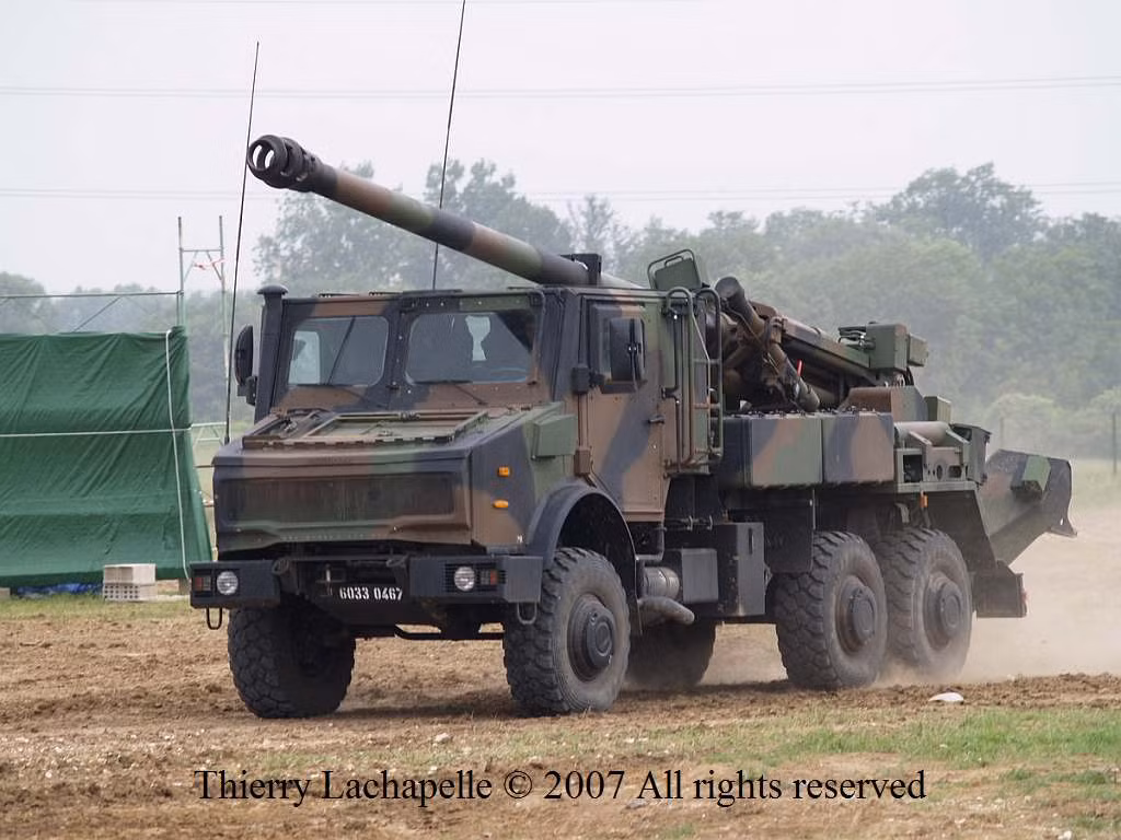 Hệ thống pháo tự hành 155mm CAESAR.