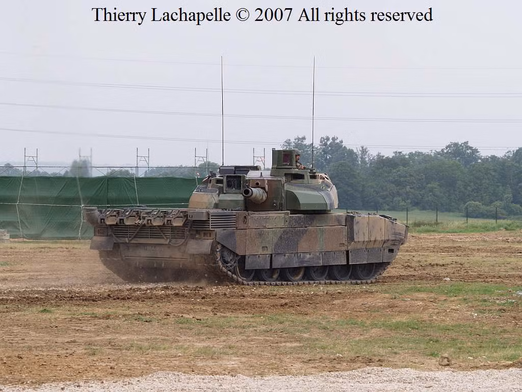 Tăng chiến trường LECLERC.