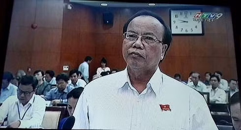 Đại biểu HĐND TP.HCM Trần Văn Thiện phát biểu về vấn đề tham nhũng tại nghị trường (ảnh chụp màn hình)