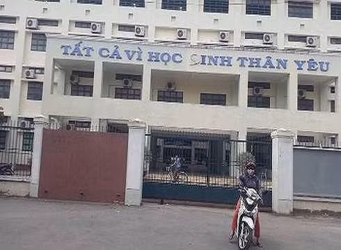 Trường Bình Hưng Hòa bị phụ huynh phàn nàn làm mất thời gian ôn tập thi của học sinh khối 12 (ảnh: P.L) Trường Bình Hưng Hòa bị phụ huynh phàn nàn làm mất thời gian ôn tập thi của học sinh khối 12 (ảnh: P.L)
