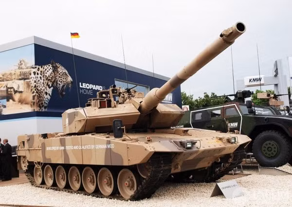 Leopard 2 là xe tăng duy nhất trên thế giới có khả năng tham gia chiến tranh hóa học. Leopard 2 là xe tăng duy nhất trên thế giới có khả năng tham gia chiến tranh hóa học.