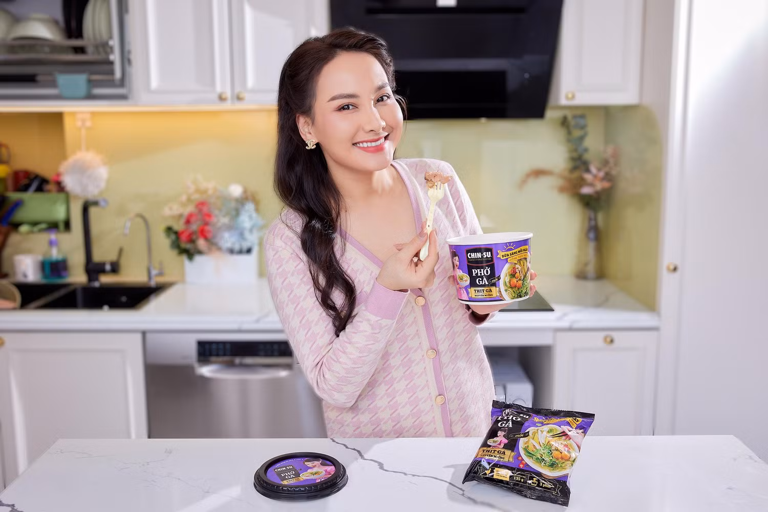 Ngoài phở bò thì Bảo Thanh cũng thường đổi vị với món phở gà CHIN-SU cũng hấp dẫn không kém Ngoài phở bò thì Bảo Thanh cũng thường đổi vị với món phở gà CHIN-SU cũng hấp dẫn không kém