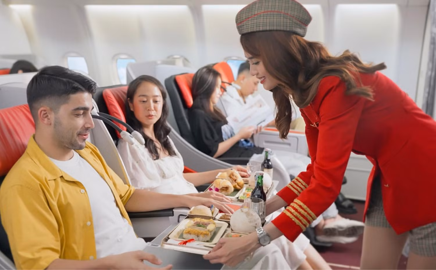 Vietjet vừa được vinh danh với bộ đôi giải thưởng gồm "Hãng bay đem lại giá trị tốt nhất cho khách hàng châu Á 2022" và "Hãng bay có dịch vụ tiếp viên trên tàu bay tốt nhất châu Á 2022".
